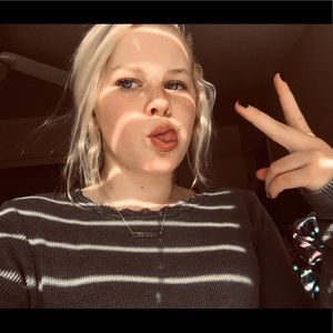 Meet your Posher, Abigail